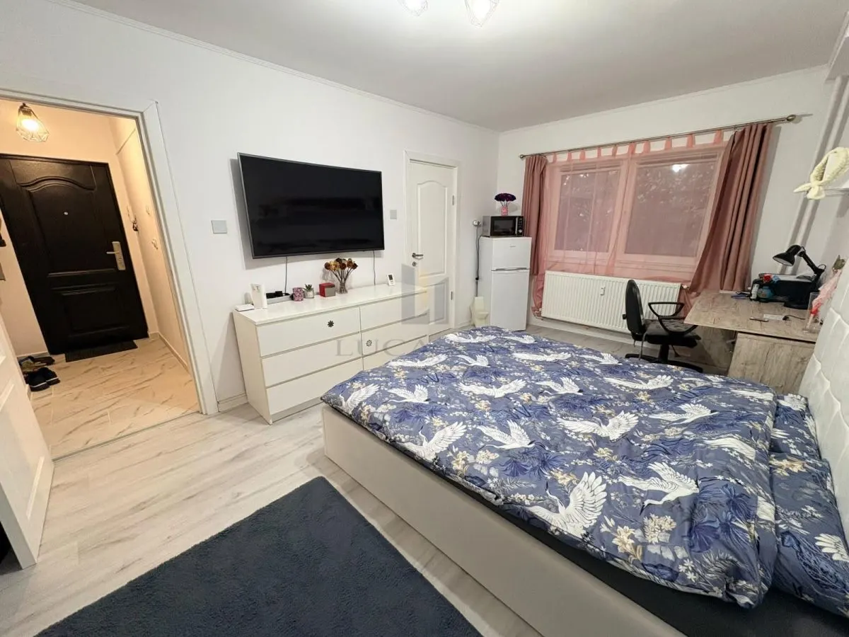 Apartament 1 camera | Renovat complet | Ideal pentru student sau investitie - foto 1