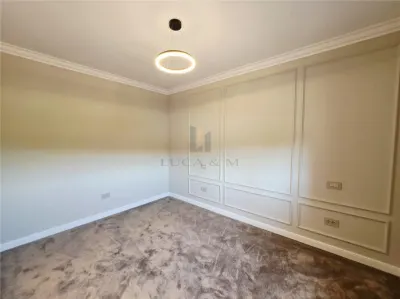 Primera Renta | Seminchalet Moderno y Espacioso – Ghiroda, Timiș - foto 13