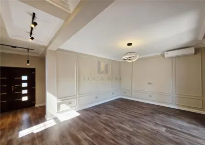 Primera Renta | Seminchalet Moderno y Espacioso – Ghiroda, Timiș - foto 3