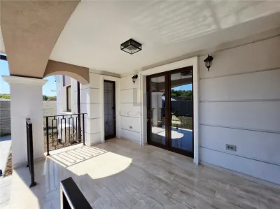 Primera Renta | Seminchalet Moderno y Espacioso – Ghiroda, Timiș - foto 23