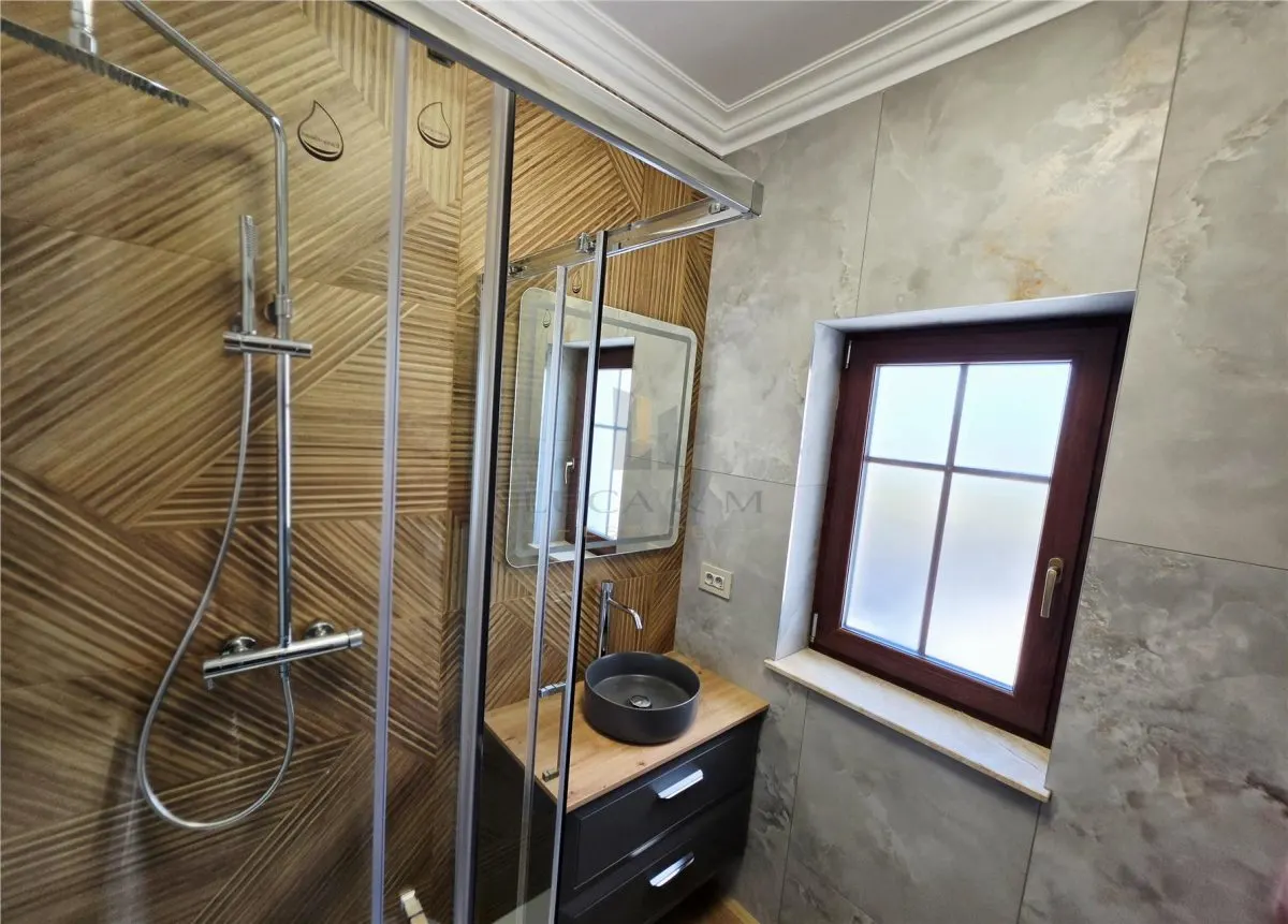 Primera Renta | Seminchalet Moderno y Espacioso – Ghiroda, Timiș - foto 9