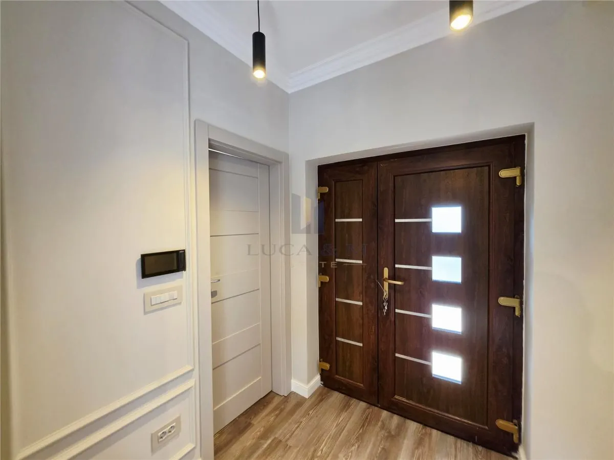 Primera Renta | Seminchalet Moderno y Espacioso – Ghiroda, Timiș - foto 10