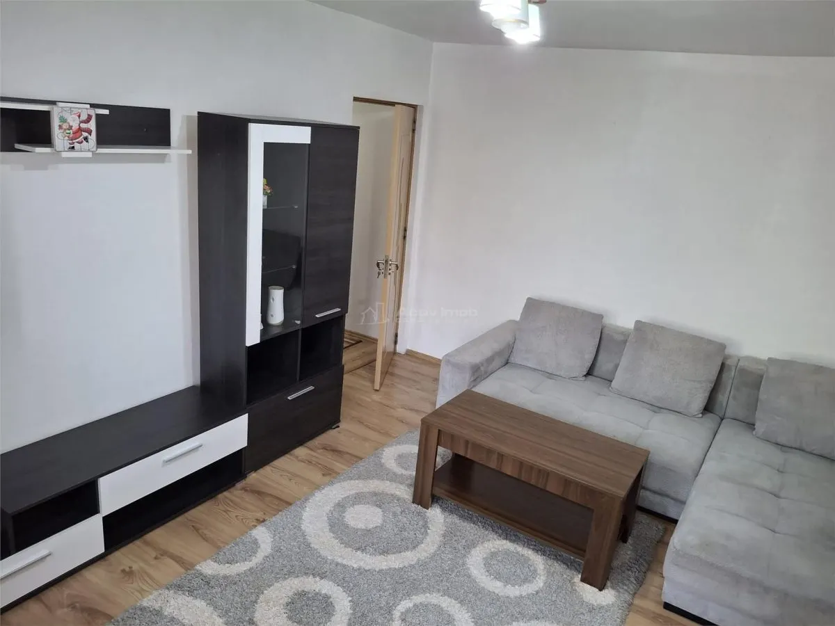 Apartment with 3 bedrooms for rent 50 sqm in Resita, Micro II area - foto 2