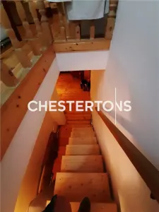 Exclusiva vivienda de 2 dormitorios con salón, patio cerca del Parque Carol - foto 3