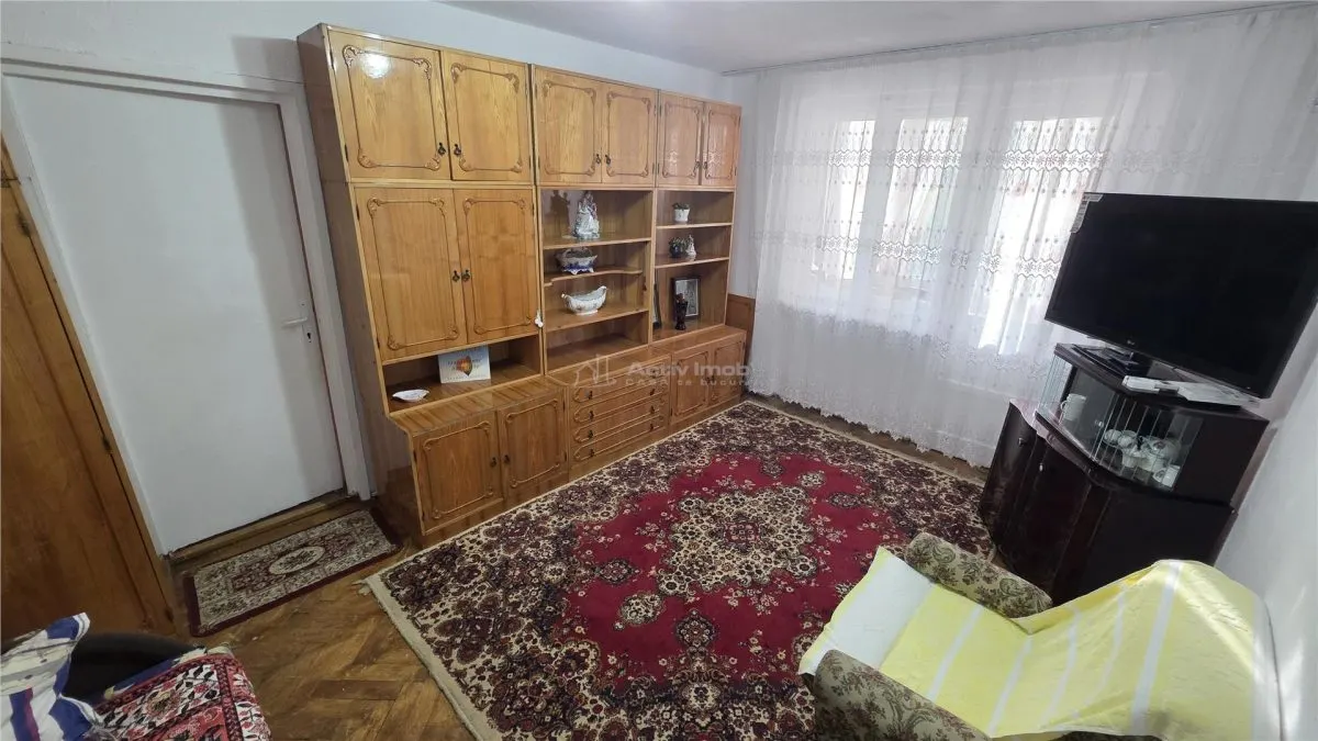 Apartment with 2 bedrooms for sale 47 sqm in Oravita, Central area - foto 2
