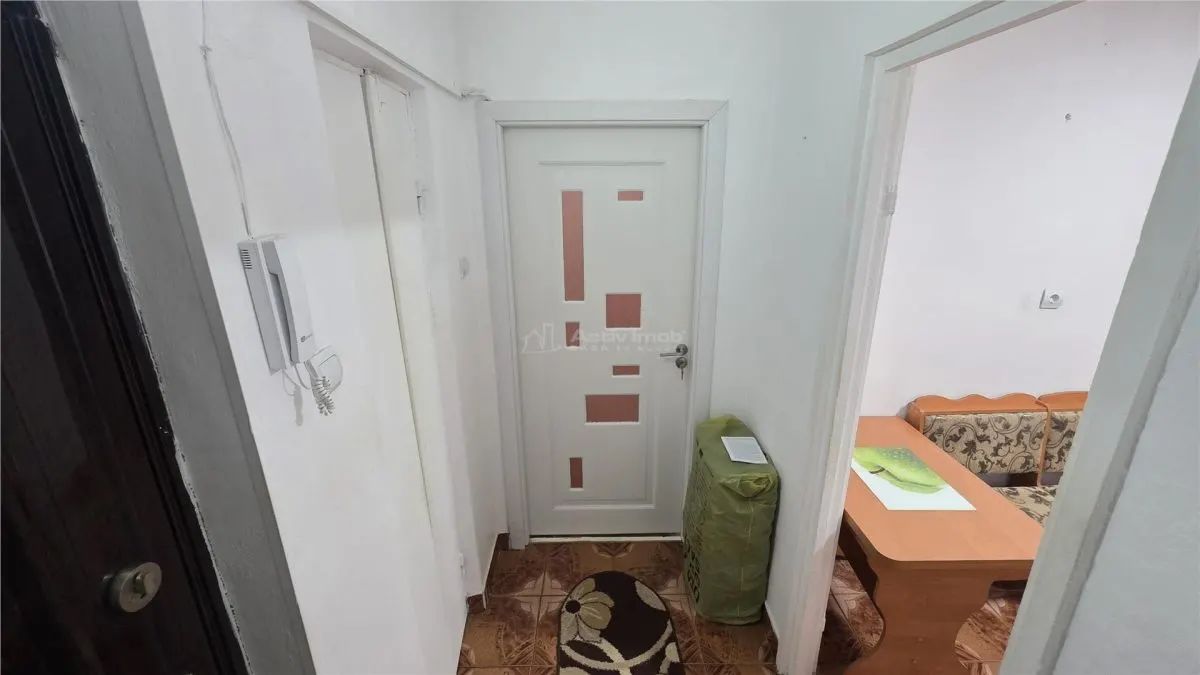 Apartment with 2 bedrooms for sale 47 sqm in Oravita, Central area - foto 13