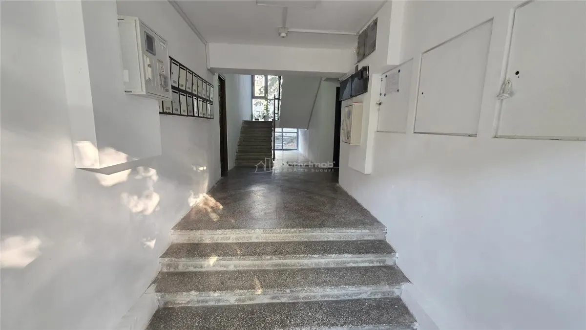 Apartment with 2 bedrooms for sale 47 sqm in Oravita, Central area - foto 16
