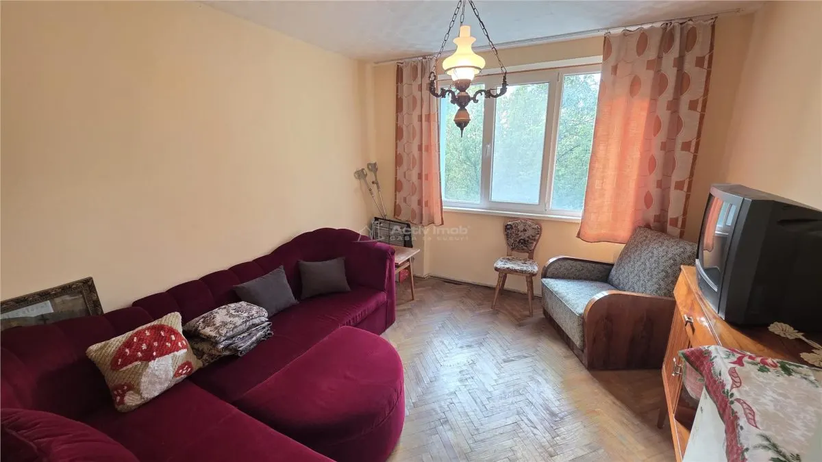 Apartment with 2 bedrooms for sale 47 sqm in Oravita, Central area - foto 3