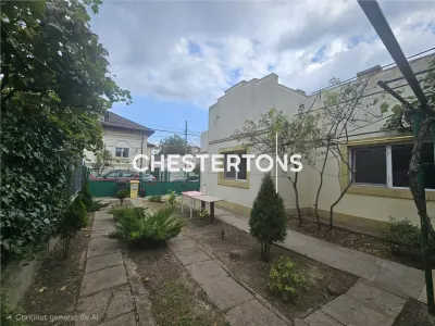 Casa de 4 Dormitorios con Jardín Privado—Frente Universidad Ovidius, Bulevar Mamaia, Constanza - Constanta