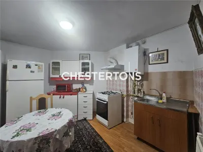 Casa de 4 Dormitorios con Jardín Privado—Frente Universidad Ovidius, Bulevar Mamaia, Constanza - foto 11