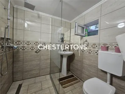 Casa de 4 Dormitorios con Jardín Privado—Frente Universidad Ovidius, Bulevar Mamaia, Constanza - foto 16