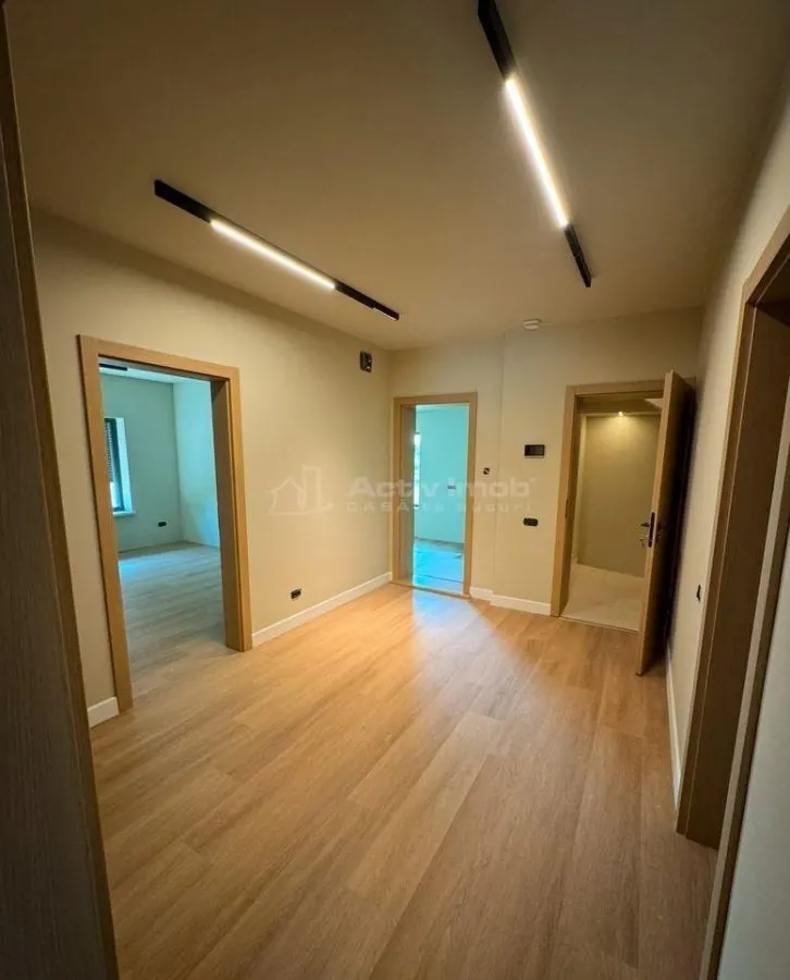 6-Bedroom Villa, 280 sqm – Aviatiei/Baneasa – Residential or Commercial Use - foto 2