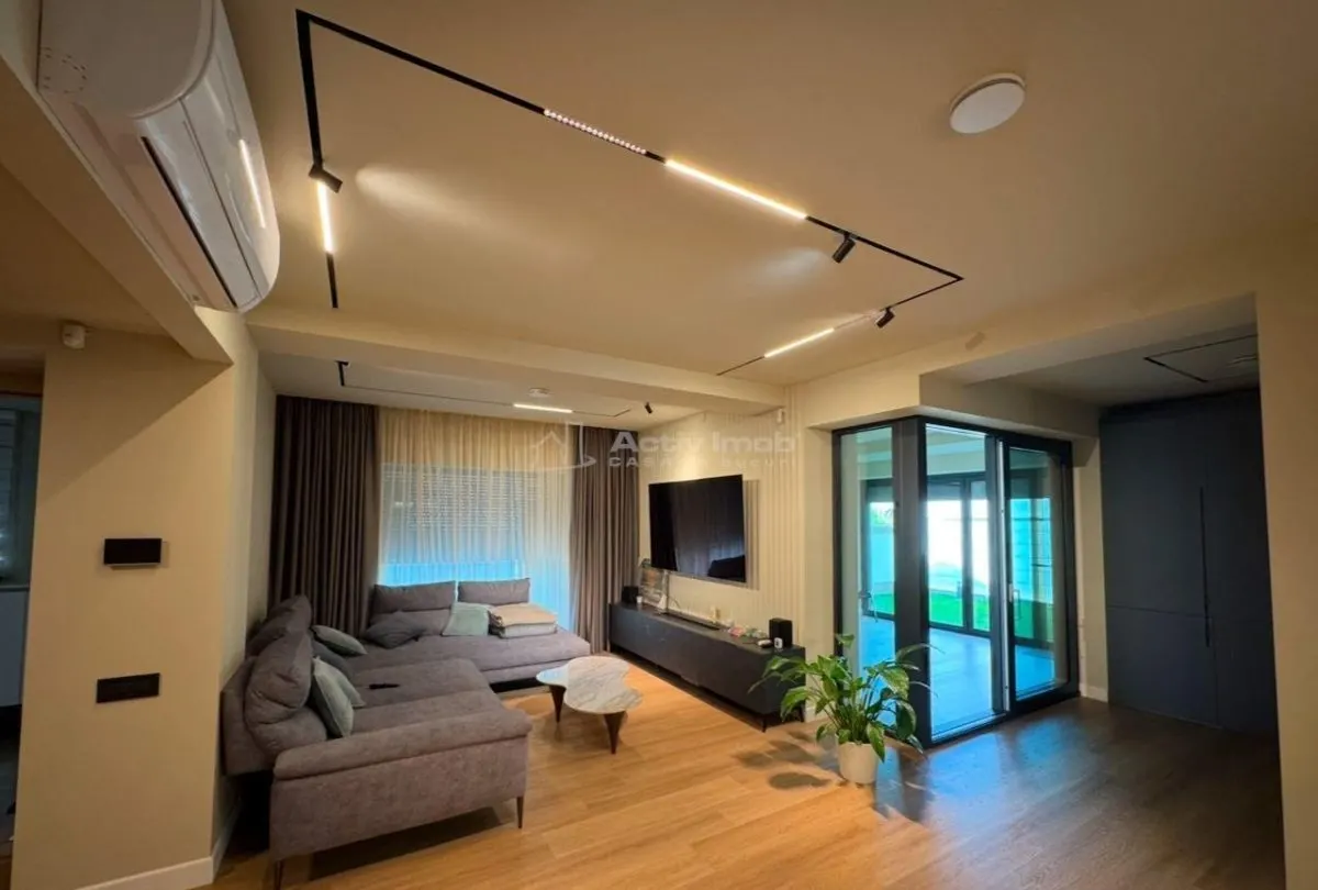 6-Bedroom Villa, 280 sqm – Aviatiei/Baneasa – Residential or Commercial Use - foto 14