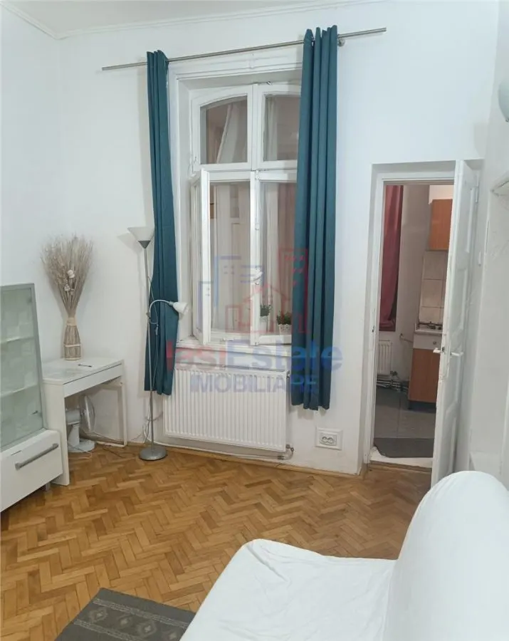 Estudio 33 m², Planta Baja, Zona Copou – Calefacción Central, Amueblado - foto 1