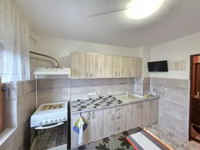 2-Bedroom Apartment, 54 sqm, 3rd Floor, Crang-Caraiman District, Buzau - foto 5