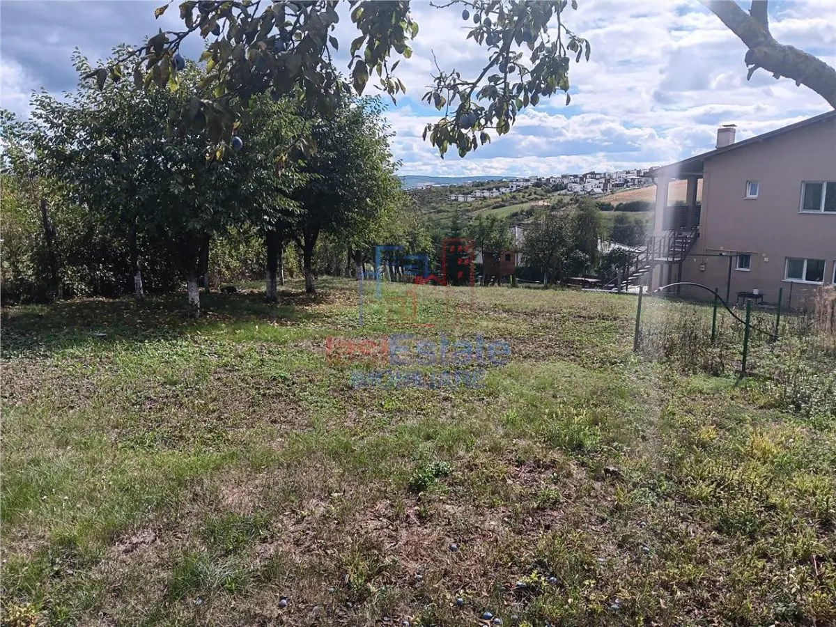 Valea Adanca, rue Biserica Sf Nicolae – Terrain de 585 m² avec tous les services - foto 2