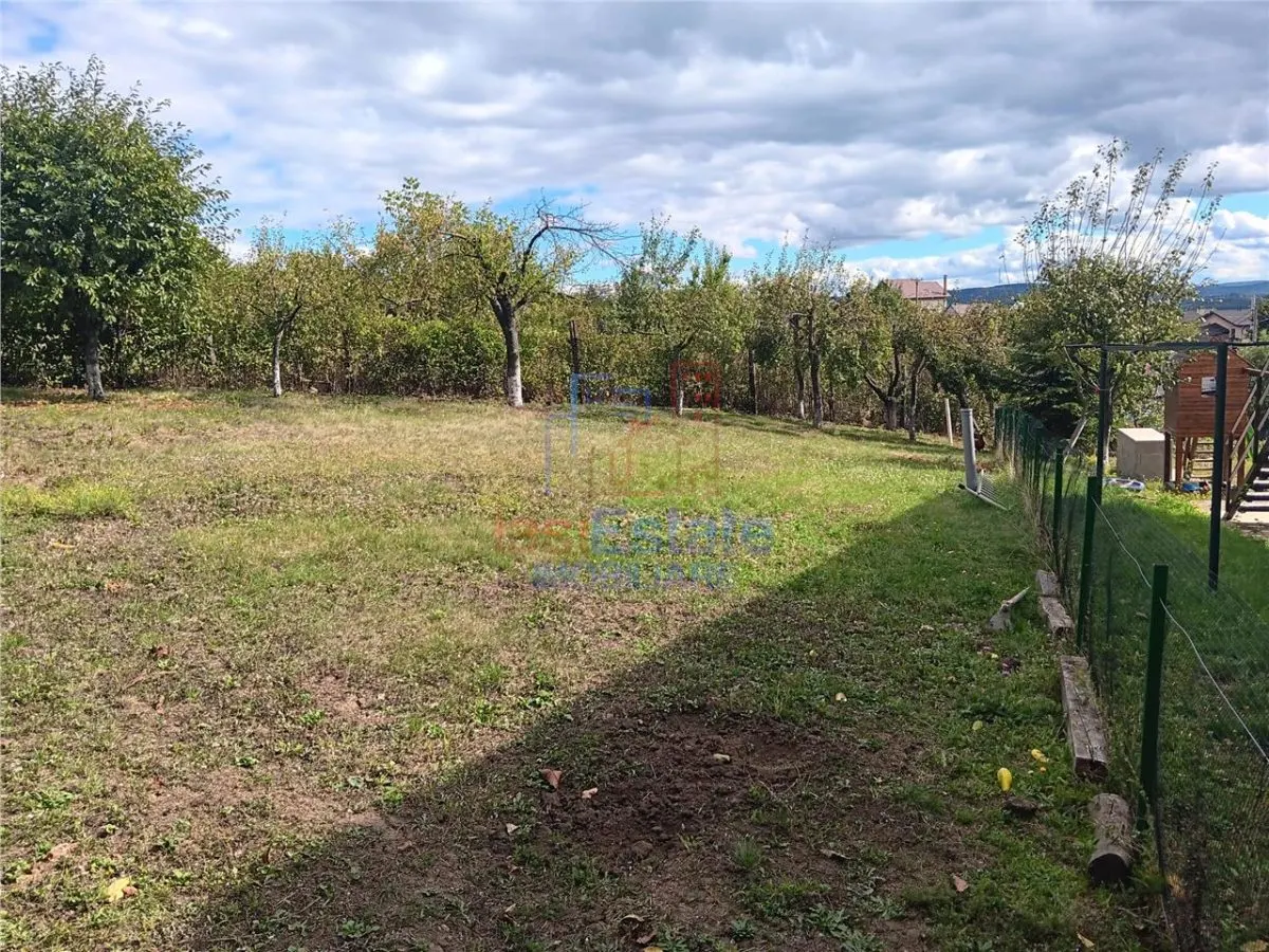 Valea Adanca, rue Biserica Sf Nicolae – Terrain de 585 m² avec tous les services - foto 5