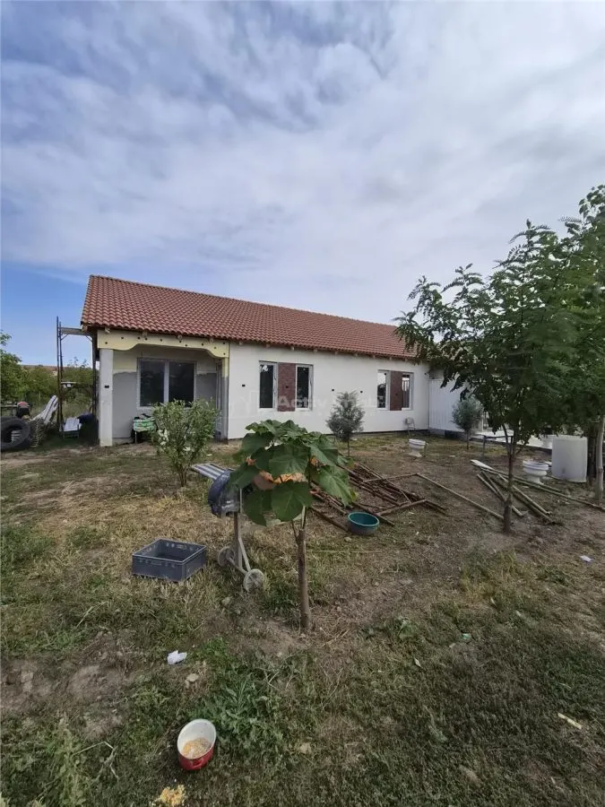 CASA 3 CAMERE - 70 mp utili + 350 mp teren + 10 mp terasa 69900 € - COMISION 0% - foto 4