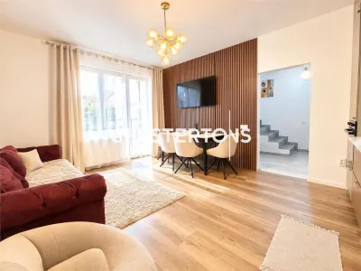 Casa P+1+Buhardilla en Venta | 3 Dormitorios | 3 Baños | Jardín Privado 40 m² | Piscina - Bragadiru