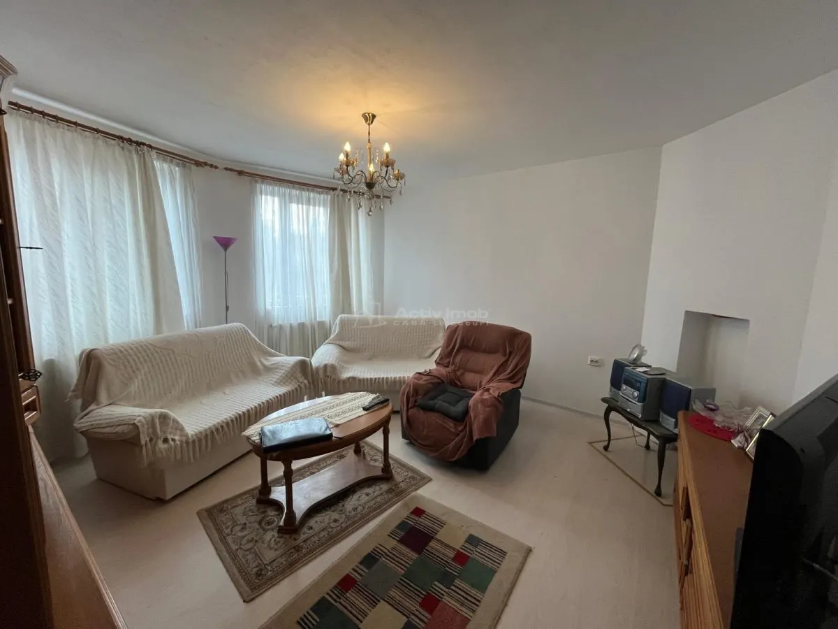 Caransebes, Maison avec Terrain 385 m², Zone Racovita - foto 2