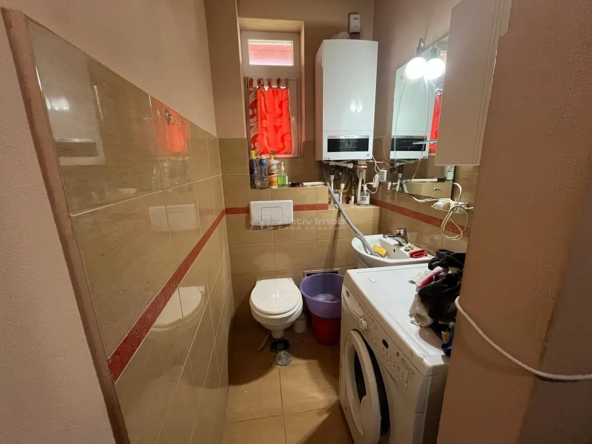 Caransebes, Maison avec Terrain 385 m², Zone Racovita - foto 9