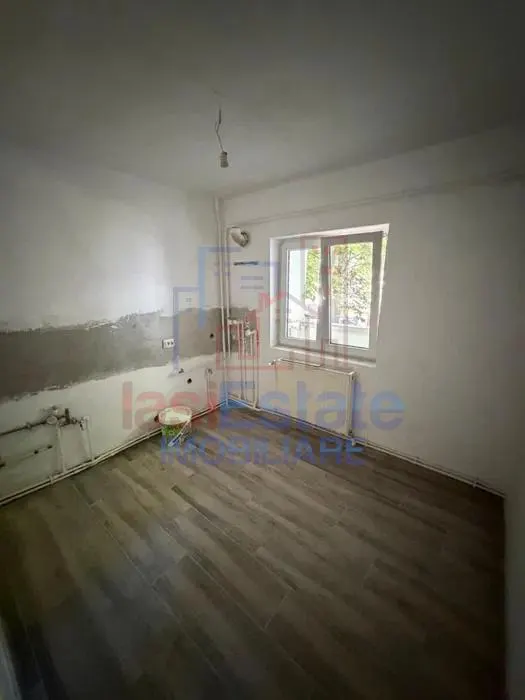 Apartament 3 camere decomandat, 71 mp, etaj 1, CUG - Rond Vechi - foto 1