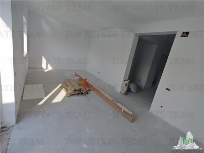 فيلا ملاصقة، 4+ غرف نوم، أرضي + 1 + علية + قبو، بريلونجيرا غينتشيا - foto 17
