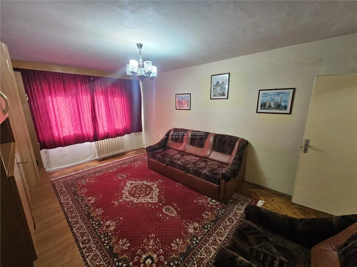 Apartment with 2 bedrooms for sale 56 sqm in Resita, Micro IV area - foto 2