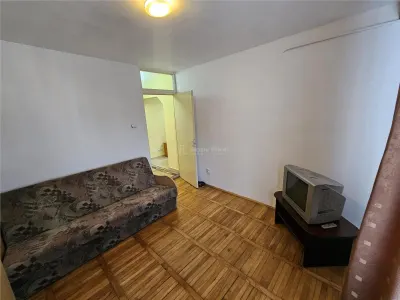 Apartment with 2 bedrooms for sale 56 sqm in Resita, Micro IV area - foto 4