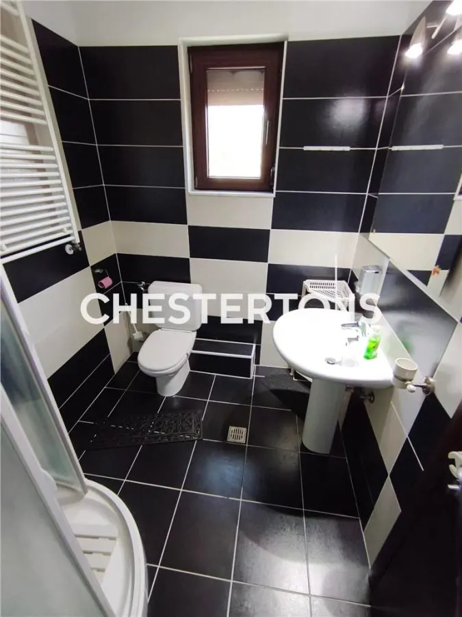 Villa de Luxe 6 Chambres à Cornetu – 20 minutes de Bucarest - foto 10