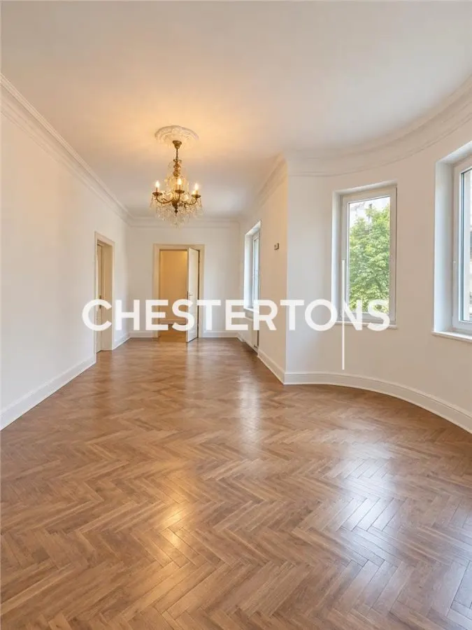 Alquiler | Villa Individual de Época | 250 m² | Patio y Garaje | Gara de Nord, Bucarest - foto 10