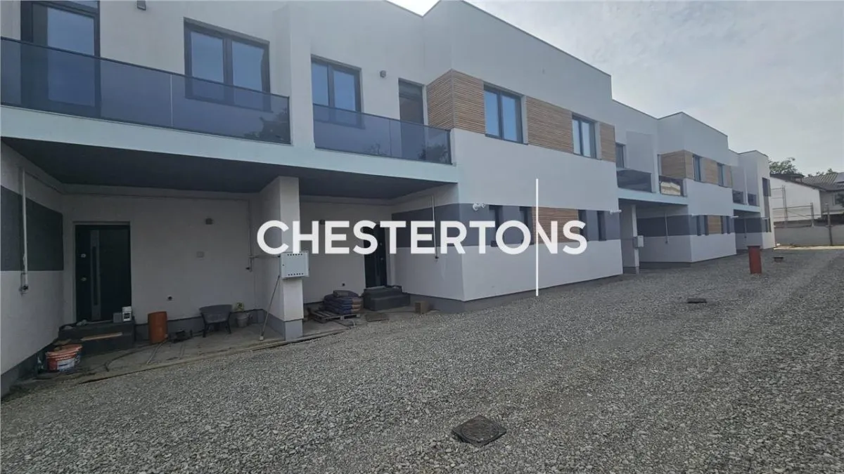 House / villa for sale 112 sqm in Bucuresti, Drumul Taberei area - foto 1