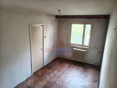 Apartment with 2 bedrooms for sale 36 sqm in Iasi, Alexandru cel Bun area - foto 2