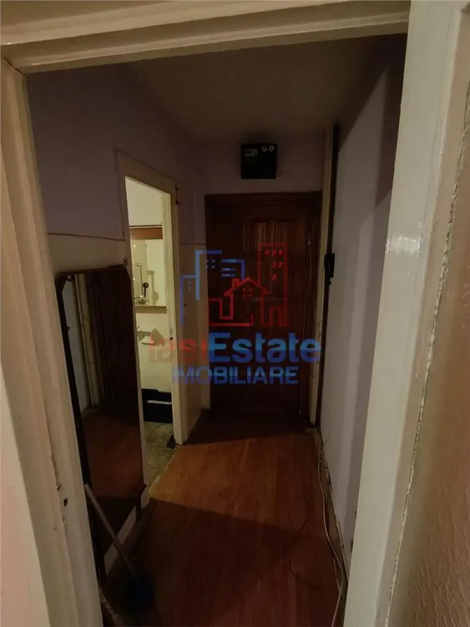 Apartment with 2 bedrooms for sale 36 sqm in Iasi, Alexandru cel Bun area - foto 3