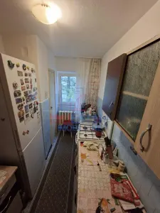 Apartament 3 camere zona Dacia - etaj 2 - centrala proprie - Iasi