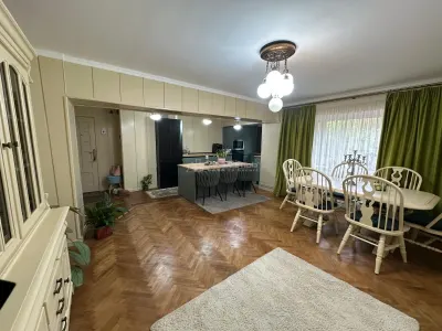 Apartment with 3 bedrooms for sale 99 sqm in Resita, Central area - Resita