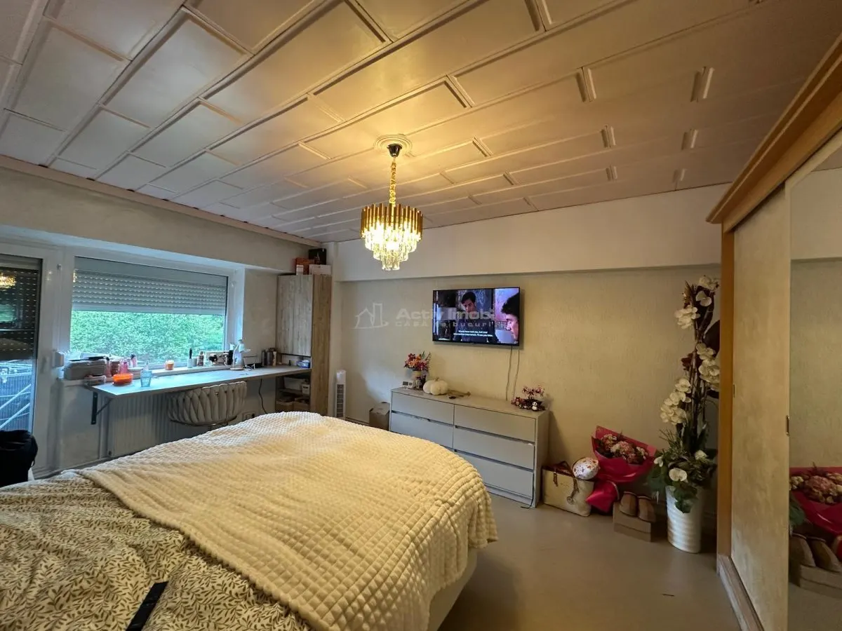Apartment with 3 bedrooms for sale 99 sqm in Resita, Central area - foto 17