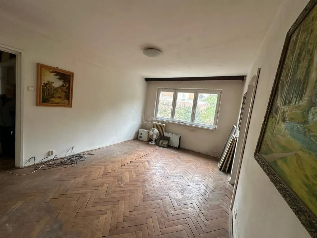 Apartment with 3 bedrooms for sale 56 sqm in Resita, Moroasa 1 area - foto 11
