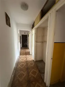 Apartment with 3 bedrooms for sale 56 sqm in Resita, Moroasa 1 area - foto 3