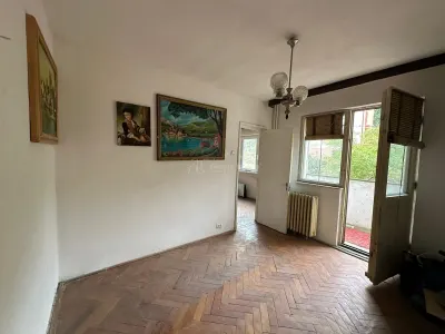 Apartment with 3 bedrooms for sale 56 sqm in Resita, Moroasa 1 area - foto 5