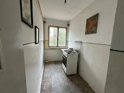 Apartment with 3 bedrooms for sale 56 sqm in Resita, Moroasa 1 area - foto 6
