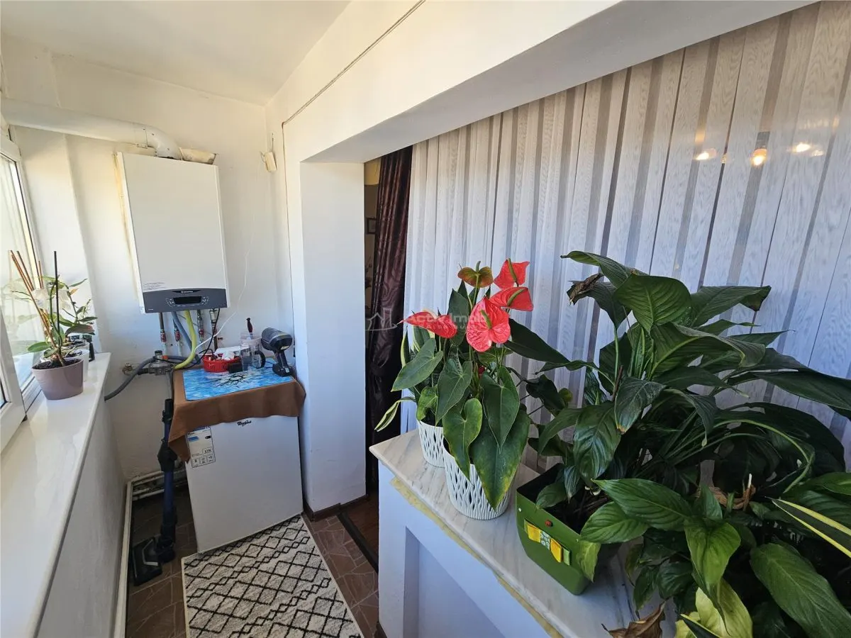 Apartment with 3 bedrooms for sale 65 sqm in Resita, Micro IV area - foto 11