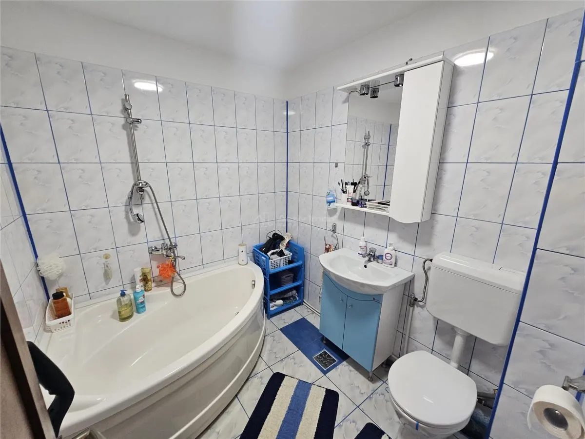 Apartment with 3 bedrooms for sale 65 sqm in Resita, Micro IV area - foto 21