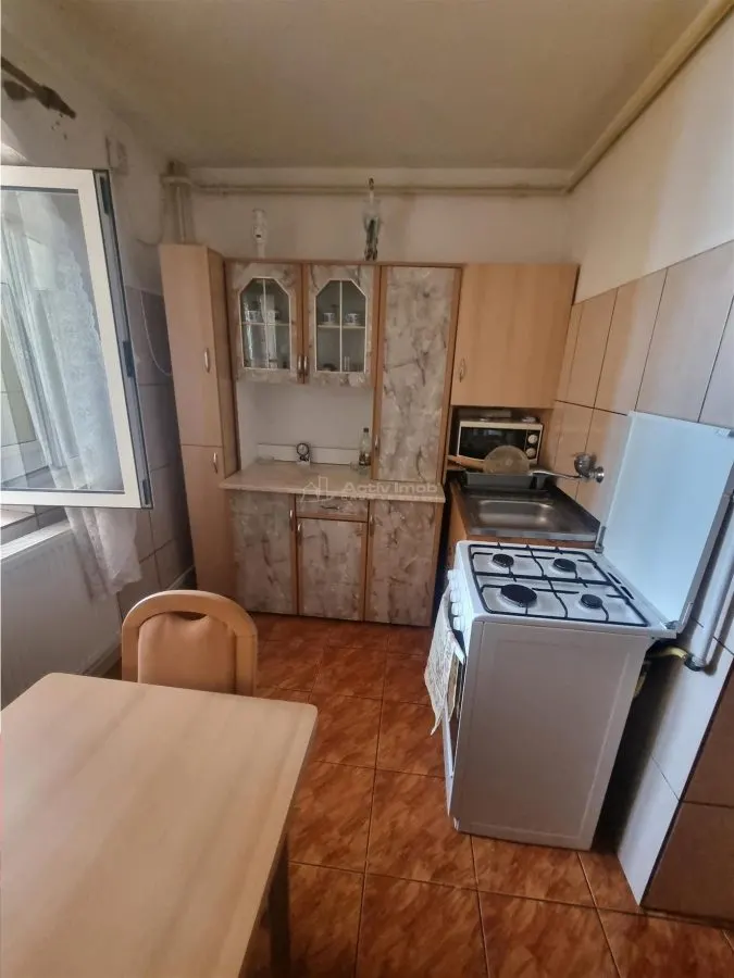 Apartament 3 cam,72 mp , doua bai zona PECO - foto 8