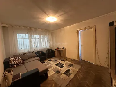 Apartment with 2 bedrooms for sale 51 sqm in Resita, Lunca area - foto 2