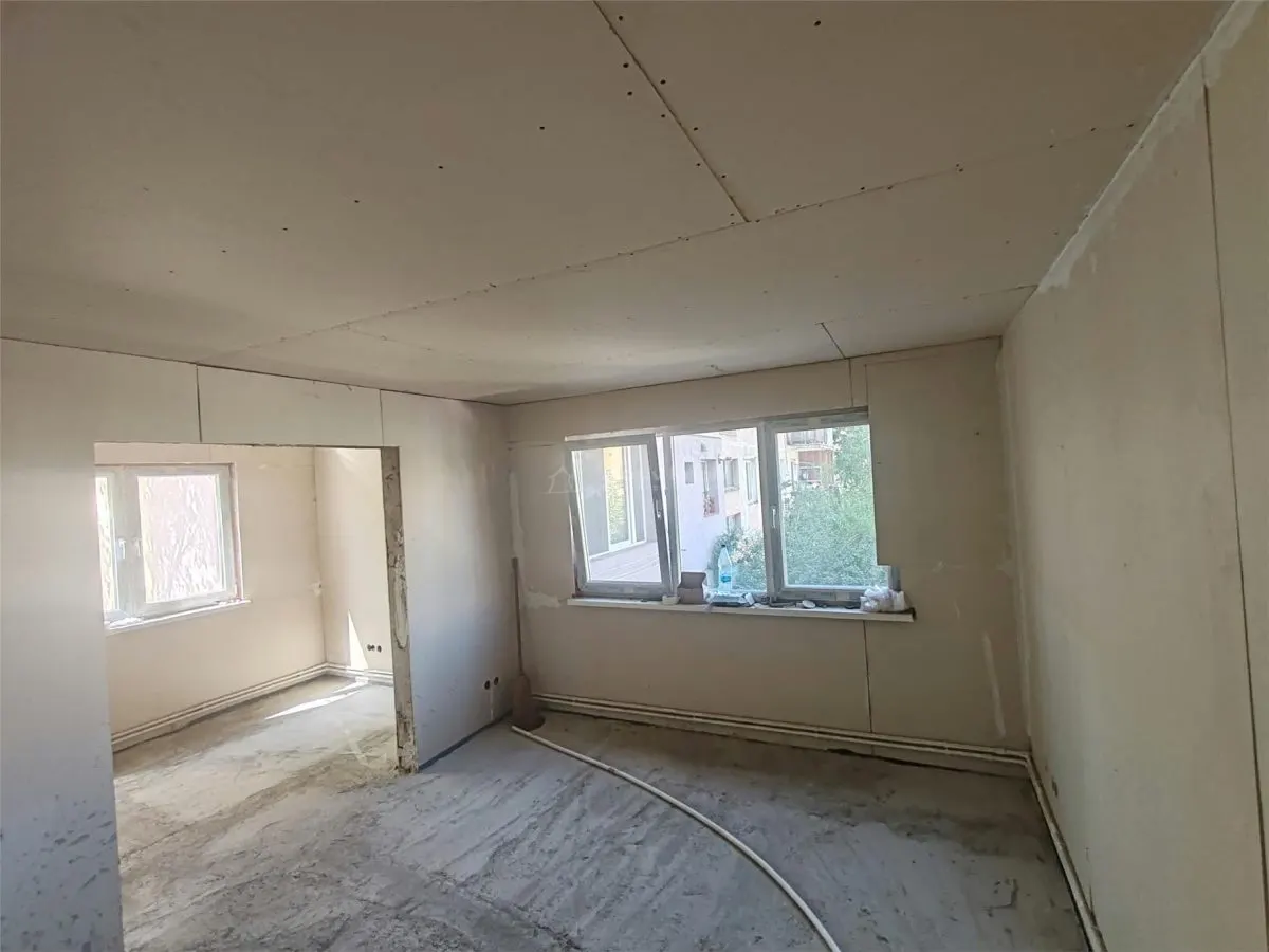 Apartment with 2 bedrooms for sale 39 sqm in Bocsa, Central area - foto 7