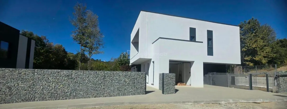 House / villa for sale 250 sqm in Valea Voievozilor - foto 4