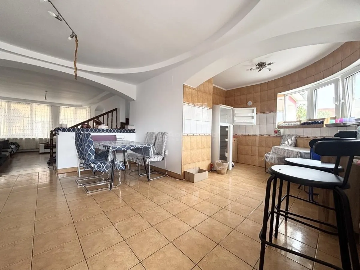 Casa spatioasa si bine compartimentata in Cantemir– locatie excelenta - foto 2