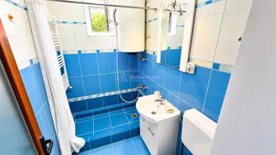 Apartment with 2 bedrooms for sale 50.5 sqm in Oravita, Vest area - foto 9
