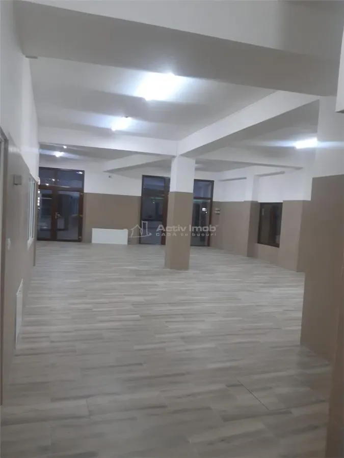 Espace Commercial à Louer 230 m² Strada Petru Cercel - Regata - foto 3